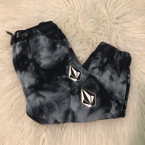 Boy’s Volcom sweat pants. Size 5T